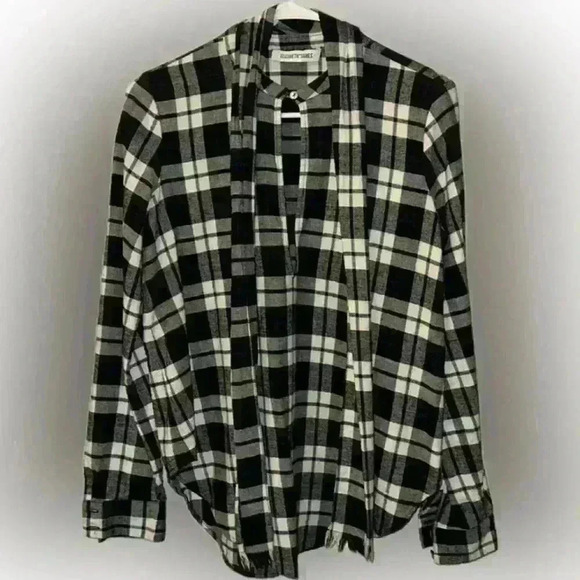 Elizabeth and James Tops - ELIZABETH AND JAMES Large Black & White Plaid Flannel Long-Sleeved Blouse